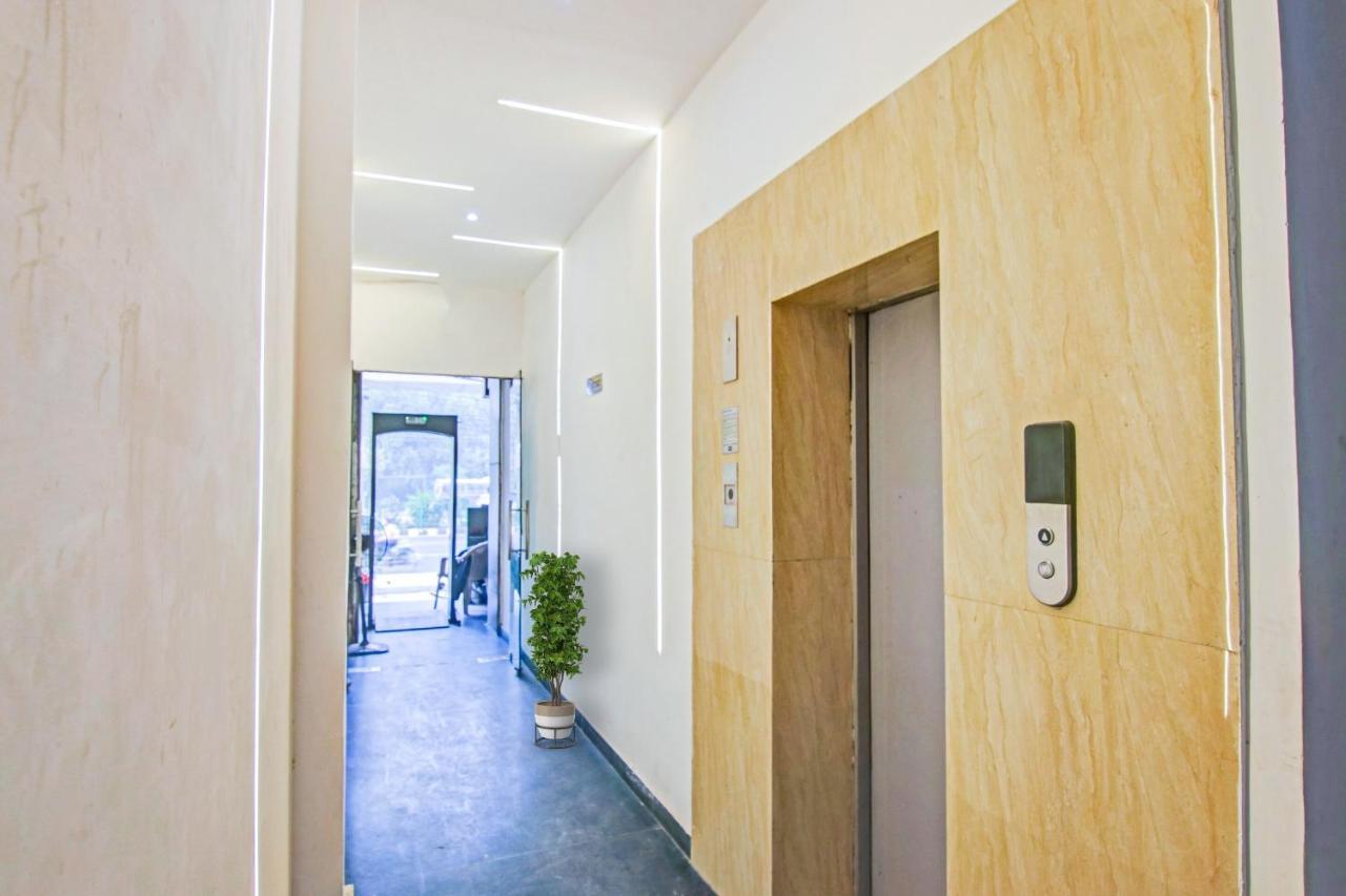 Hotel 19 West New Delhi Luaran gambar