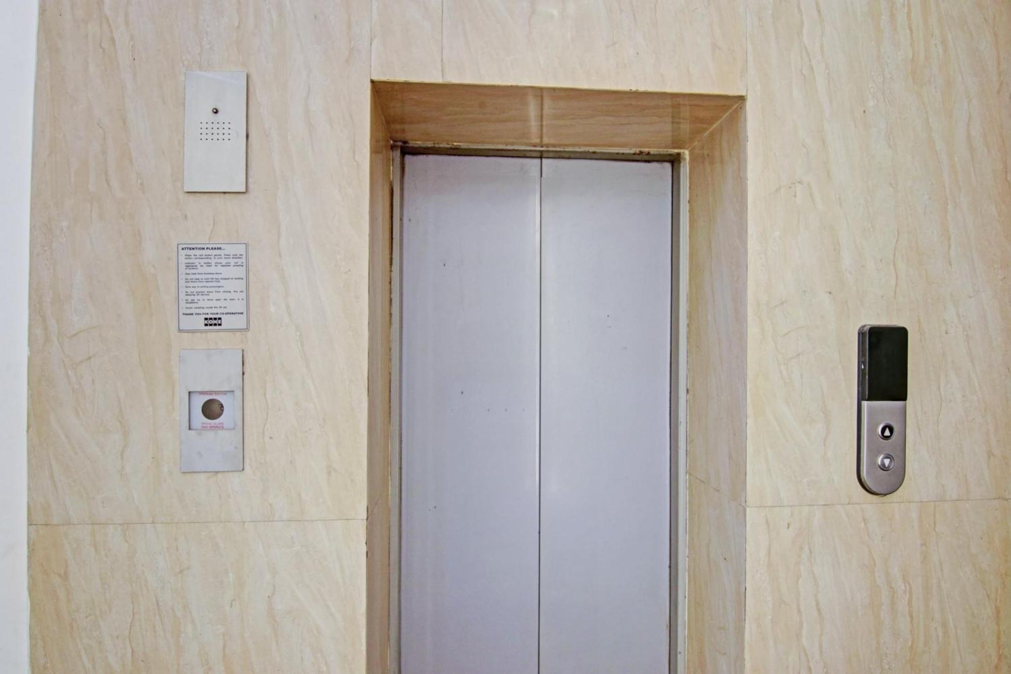Hotel 19 West New Delhi Luaran gambar