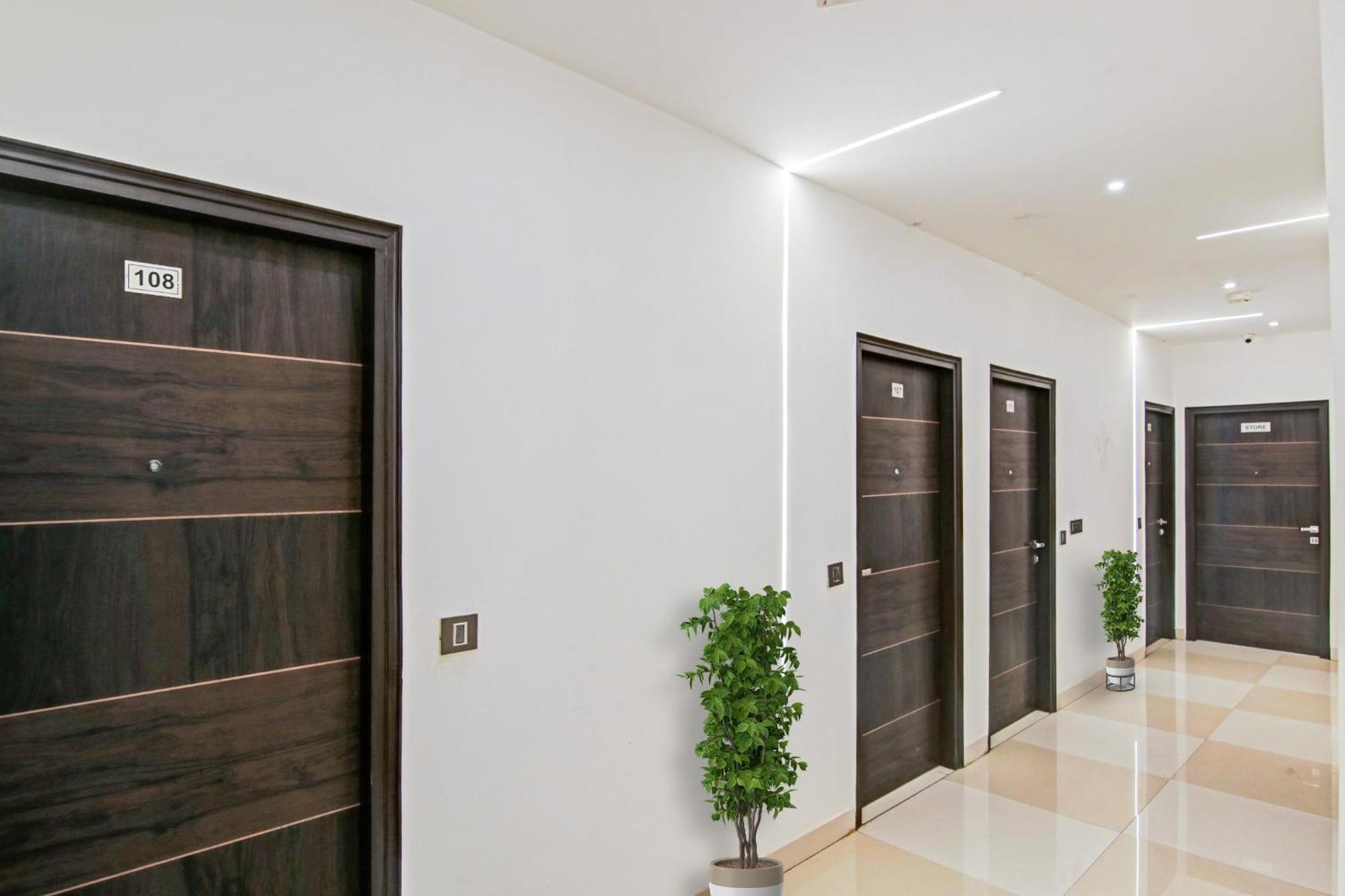Hotel 19 West New Delhi Luaran gambar