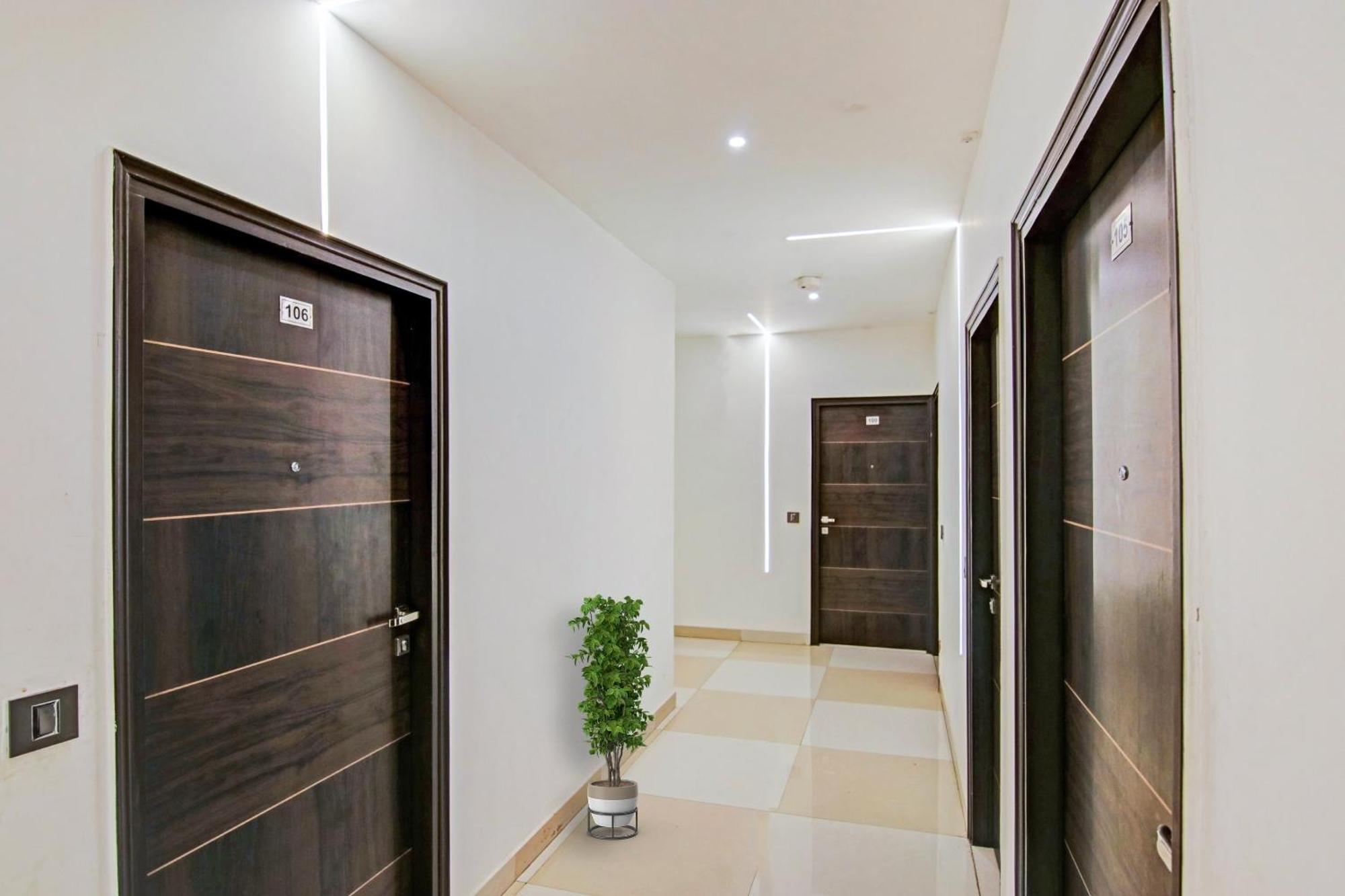 Hotel 19 West New Delhi Luaran gambar